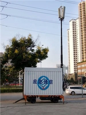 Cell on Wheels テレスコピック モバイル通信タワー